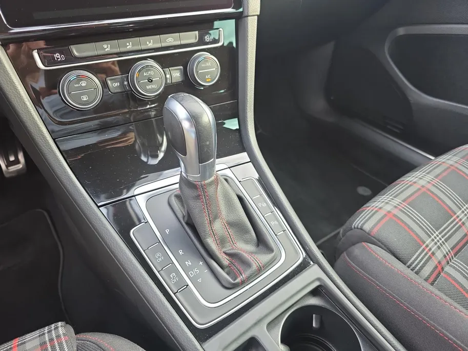 Volkswagen Golf 2.0 TSI GTI Performance | Automaat | Trekhaak | Virtual Cockpit | Parkeersensoren | Elektr. Inklapbare Spiegels | 12 maanden garantie! |