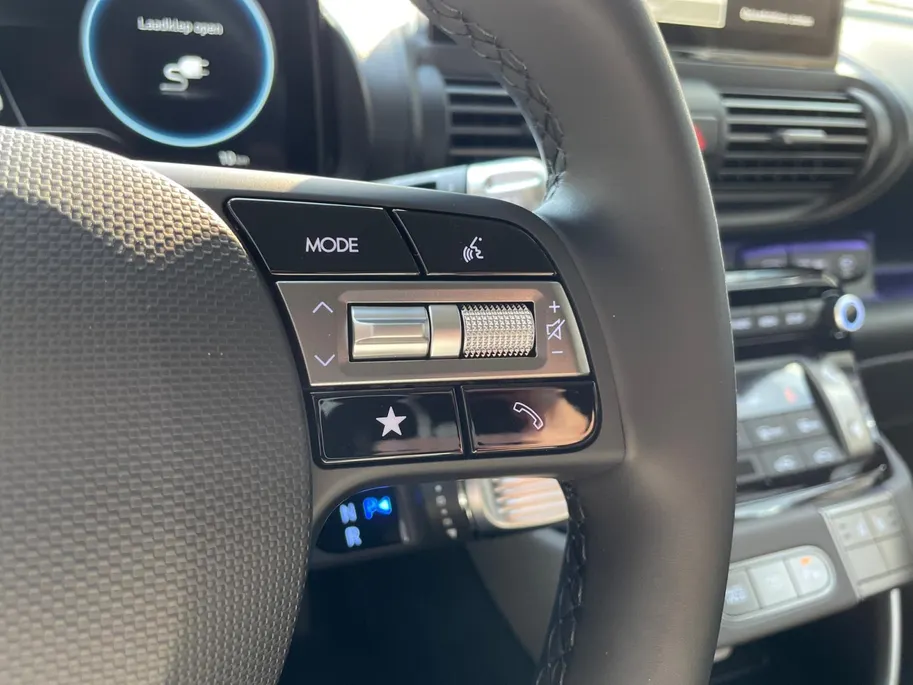 Hyundai Inster Evolve 49 kWh | Nieuw | Uit voorraad leverbaar | Zeer compleet | 360 km range | 360 graden camera | Hyundai Rotterdam - Noord |