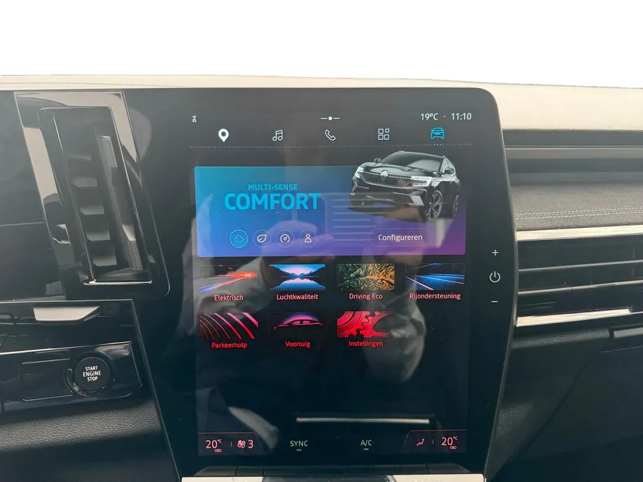 Renault Austral 1.2 E-Tech full hybrid 200 iconic | Cruise & Climate Control | Camera | Navigatie | Apple Carplay & Android Auto | Parkeersensoren | LMV | 12 Maanden BOVAG Garantie