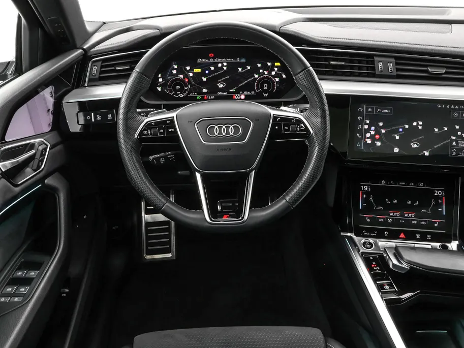 Audi Q8 Sportback e-tron 55 quattro S Edition 408pk / 115 kWh · SOH 93,6% · Panoramadak · 360 Camera · Luchtvering · Keyless · 360 Camera · Keyless · Matrix LED · 22'Velgen ·
