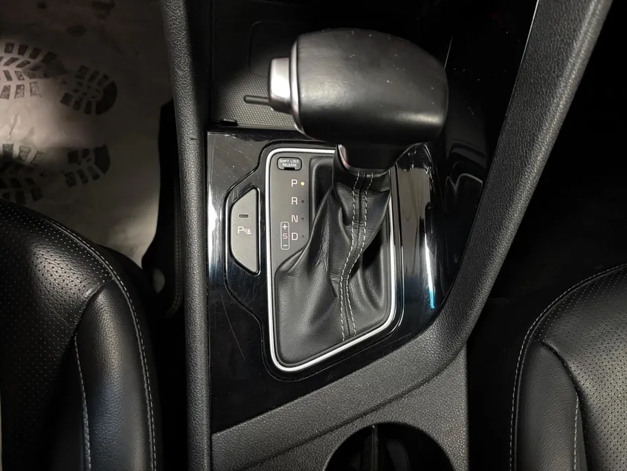 Kia Niro 1.6 GDi Hybrid ExecutiveLine AUTOMAAT AIRCO CAMERA LEER STOELVERWARMING+STOELKOELING STUURVERWARMING LM VELGEN HOGE INSTAP ELECTRISCHE STOELEN JBLSPEAKERS ZEER MOOIE AUTO