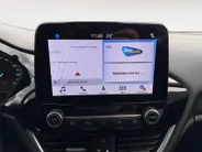 Ford Fiesta 1.1 Trend | Trekhaak | All Season Banden | Parkeersensoren Achter | Navigatie | Cruise Control | Voorruitverwarming | Airco | Apple Carplay & Android Auto | Bovag Garantie
