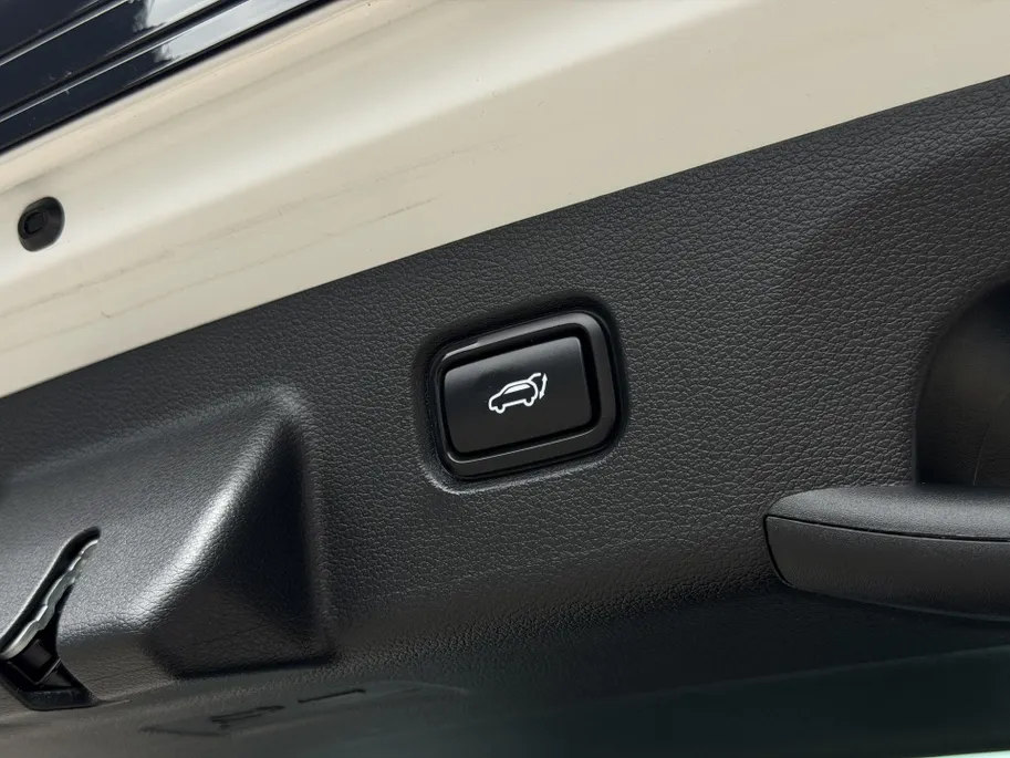 Kia Sportage 1.6 T-GDi Hybrid GT-PlusLine | Apple Carplay/ Android Auto | Navigatiesysteem | Licht + Regensensor | Stoelverwarming + Stoelkoeling | Stuurverwarming | Elektrisch Verstelbare Voorstoelen | Geheugen op Bestuurdersstoel | Elektrisch Schuif / Kanteldak | El