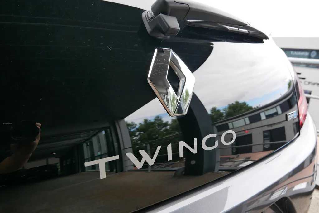 Renault Twingo Z.E. R80 Collection *Automaat*Navi*Climate*Parkeersensoren*Hoge instap*Kleine Draaicirkel!