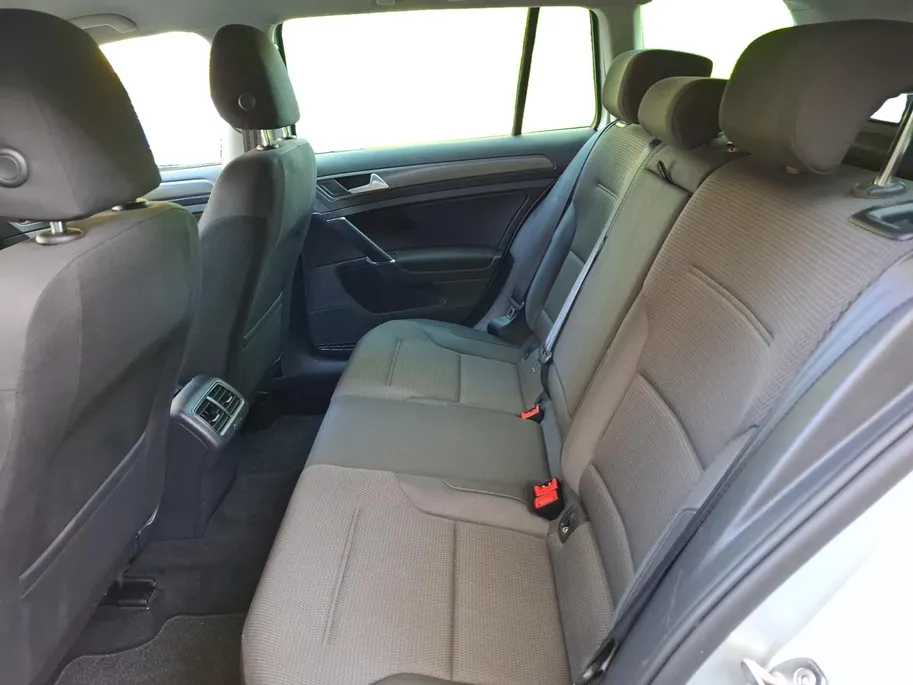 Volkswagen Golf Variant 1.0 TSI Comfortline | TREKHAAK | LM VELGEN | CLIMATE | PARKEERSENSOREN | TELEFOON |