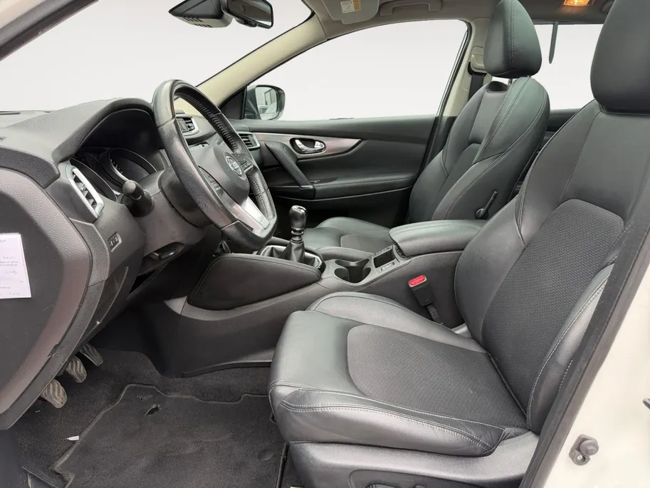 Nissan QASHQAI 1.2 Tekna + | Zeer compleet | Panoramadak | 360 graden camera | Lederen bekleding | BOSE audio | 12 maanden BOVAG garantie |