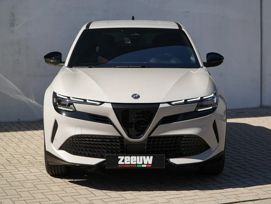 Alfa Romeo Junior Elettrica Speciale 54 kWh | Techno Pack | Warmtepomp | 18'
