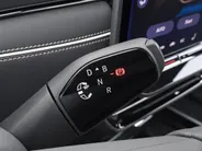 Volkswagen ID.7 Limited Edition Plus 77 kWh accu 286 PK · Trekhaak inklapbaar, met elektrische ontgrendeling · Draadloze telefoonlader ·