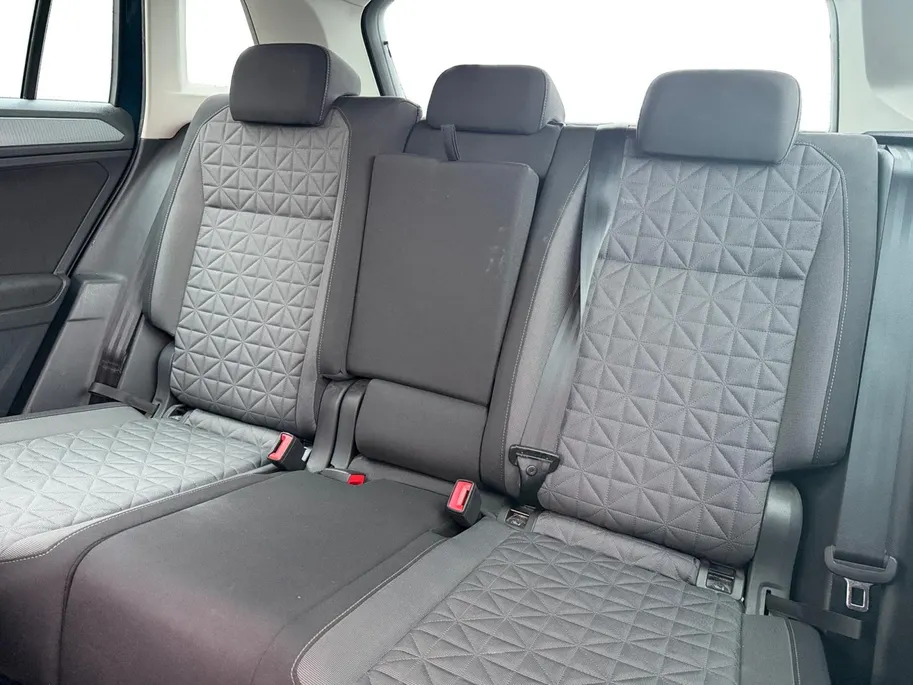 Volkswagen Tiguan 1.4 TSI HYBRIDE, | Metallic | LM velgen | NU Rijklaarprijs! Incl.12 Maanden, APK, Onderhoudsbeurt etc! Premiumpakket gratis!