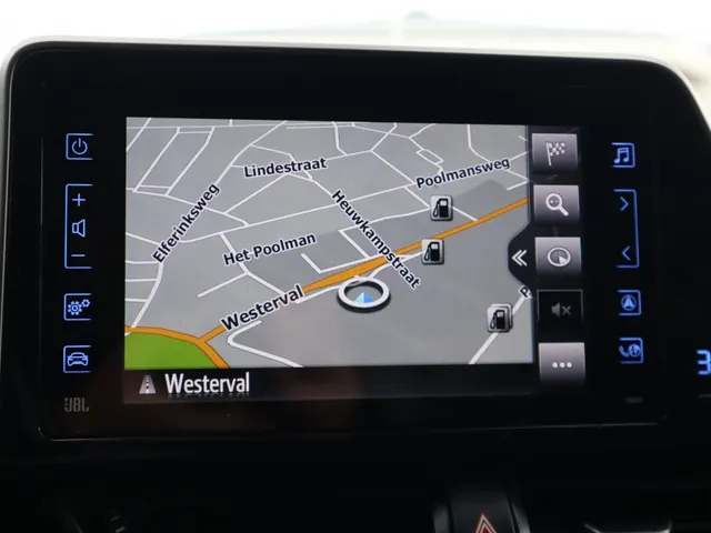 Toyota C-HR 1.8 Hybrid Style Ultimate Blindspot | Stoel en stuurverwarming | All seasons