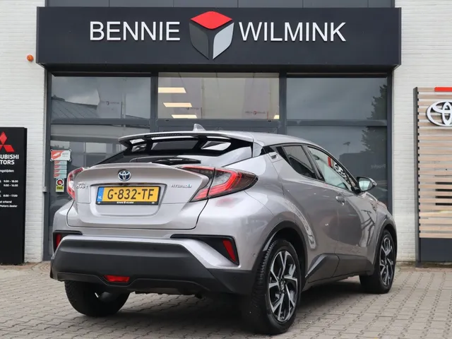 Toyota C-HR 1.8 Hybrid Style Ultimate Blindspot | Stoel en stuurverwarming | All seasons