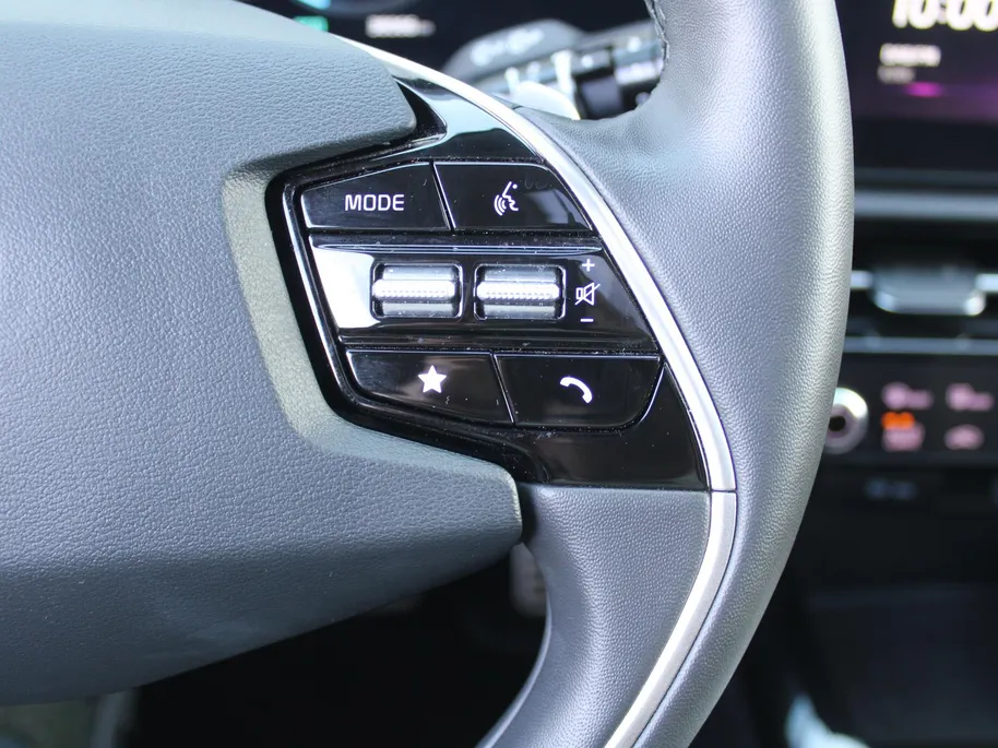 Kia Niro 1.6 GDi Hybrid ExecutiveLine | Stuur-/stoelverwarming + ventilatie | Leer | Schuifdak | 18' LM | Camera | Cruise adapt. | HUD | Elek. stoelverstelling |
