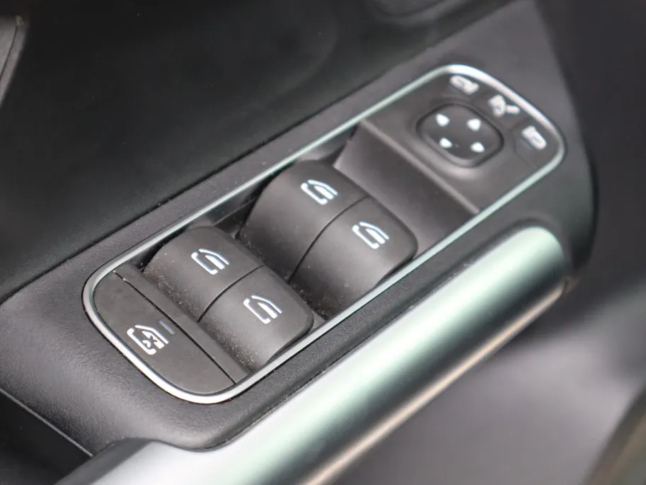 Mercedes-Benz GLA 250 e AMG Line l Trekhaak l Panoramadak l Keyless l Stoelverwarming l Memory