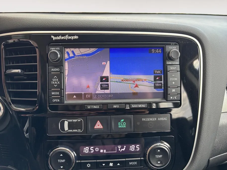 Mitsubishi Outlander 2.0 PHEV Instyle+ | Stoelverwarming voor | Leder interieur | Achteruitrijcamera | Climate control | Cruise Control