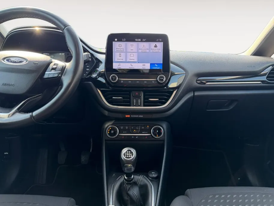 Ford Fiesta 1.0 EcoBoost Titanium | Dealer onderhouden | Winter pack | Parkeersensor achter | Apple carplay & Android auto | Navigatie via carplay | Cruise control | Elektr. inklapbare buitenspiegel | Privacy glas |