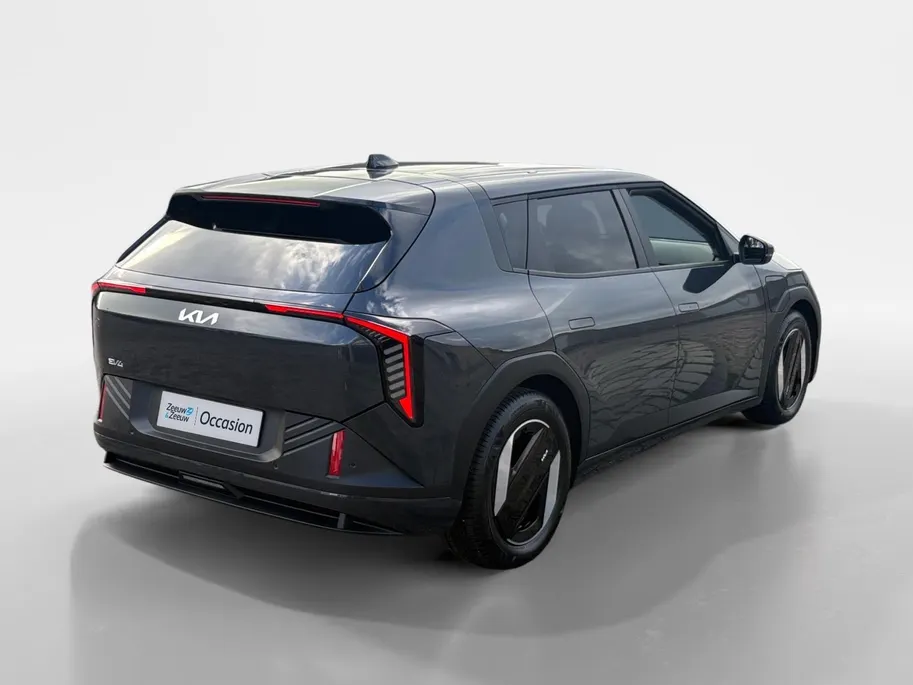 Kia EV4 Plus 81.4 kWh | Achteruitrijcamera | Stoel/stuurverwarming | Apple carplay / Android auto |