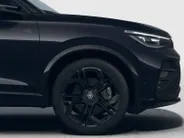 Volkswagen Tiguan R-Line Edition 1.5 eHybrid 272 PK 6 versn. DSG · Black Style Pakket · Comfort Pakket Plus · Interieur Style Pakket · Panoramaschuif-kanteldak · Soundsysteem 'Harman Kardon' · Trekhaak inklapbaar, met elektrische ontgrendeling, incl. aanhangermanoeuvreerhu
