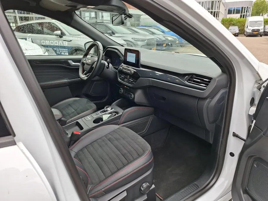 Ford Kuga 2.5 PHEV ST-Line X TREKHAAK / WINTERPAKKET.