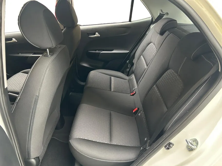 Kia Picanto 1.0 MPi DynamicLine | Apple Carplay / Android Auto | Navigatiesysteem | Cruise Control | Airco | Lichtsensor | 14' Lichtmetalen velgen | Camera Achter