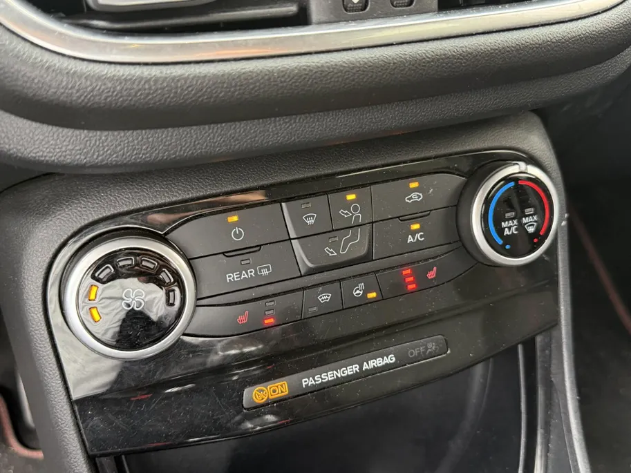 Ford Puma 1.0 EcoBoost Hybrid 125 pk ST-Line Navigatie - Apple Carplay/Android Auto - Winter Pack