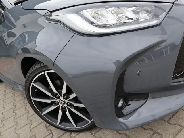 Toyota Yaris 1.5 Hybrid 130 GR Sport | Plus Pack | Panoramadak