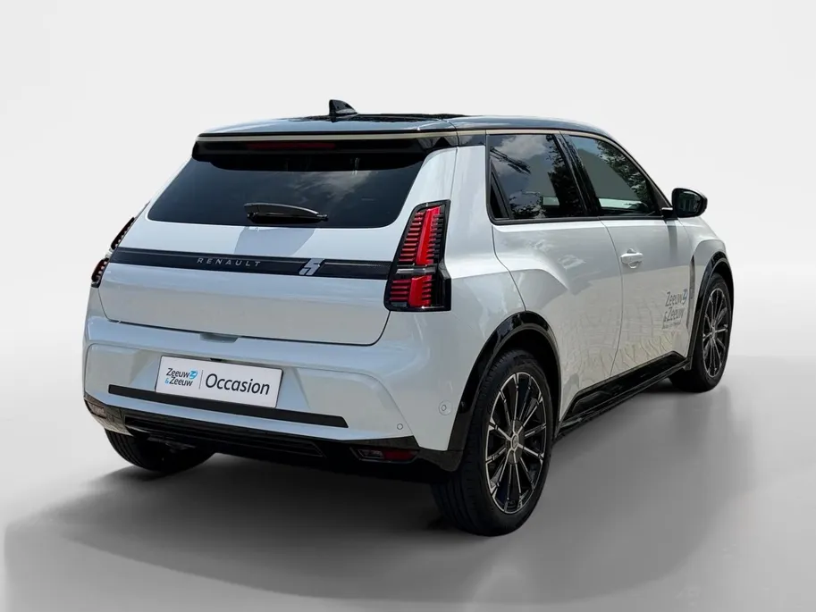 Renault 5 Comfort Range Iconic Cinq 52 kWh Automaat | DEMO | Harman Kardon Audio | Camera | Blind Spot Warning | Adaptive Cruise Control | Climate Control | Apple CarPlay/Android Auto | Digital Cockpit |