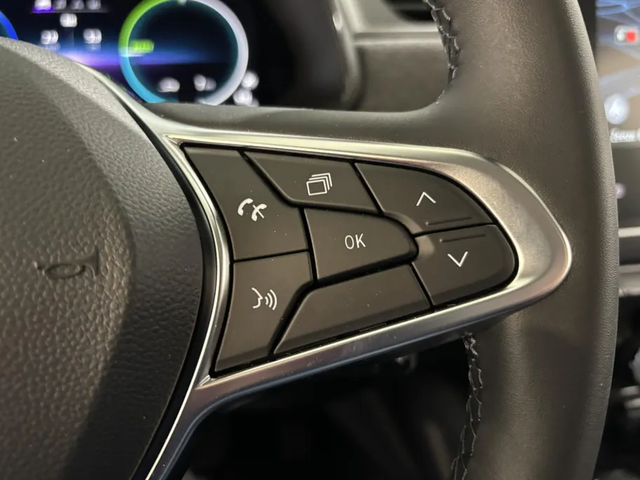 Renault ZOE R135 Evolution 52 kWh Automaat | DEMO | Camera | Parkeersensoren | Apple CarPlay/Android Auto | Climate Control | Full LED | Lichtmetalen Velgen | Digital Cockpit | Cruise Control |