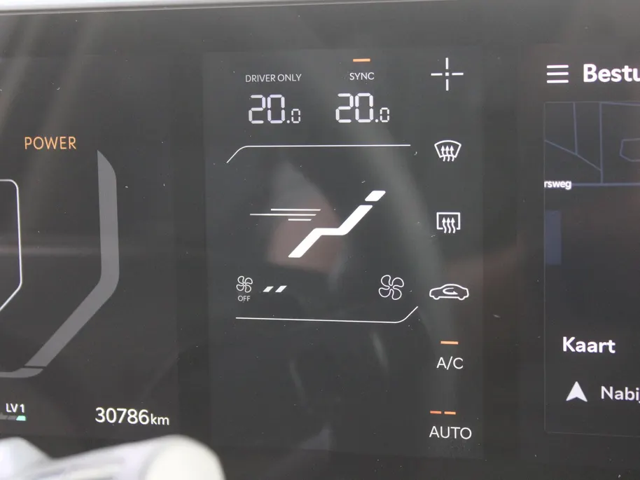 Kia EV3 Plus Advanced 81.4 kWh | Stuur/stoelverwarming | Schuifdak | Camera | Elek. stoelverstelling | 19' LM | Dodehoek detectie | Clima | LED |