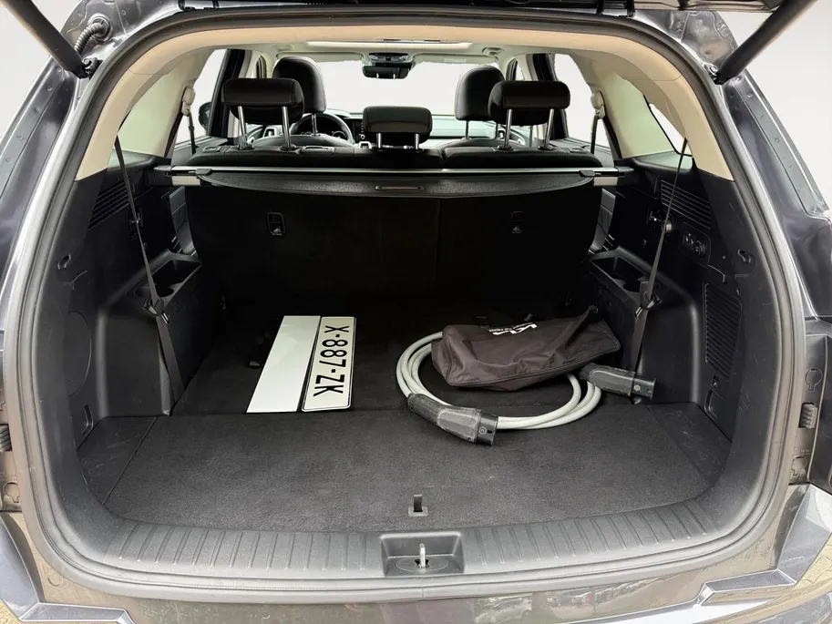 Kia Sorento 1.6 T-GDI Plug-in Hybrid 4WD Edition 7p. | Dealer onderhouden | Trekhaak | Apple Carplay / Android Auto | Navigatiesysteem | Elektrisch Schuif / Kanteldak | Head-up Display |  Elektrisch Verstelbare Voorstoelen | Bestuurdersstoel Met geheugen | Stoelverwa