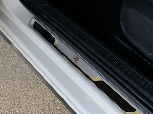 Volkswagen Polo 1.0 TSI R-Line | Adaptive Cruise | App Connect