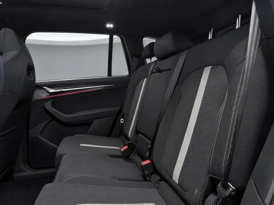 Škoda Kodiaq 1.5 TSI 204pk DSG PHEV Sportline Business · Panoramadak · Alarm · Wegklapbare Trekhaak · Elek. Voorstoel · 19'' Inch · Garantie t/m 06-07-2030 of 100.000km