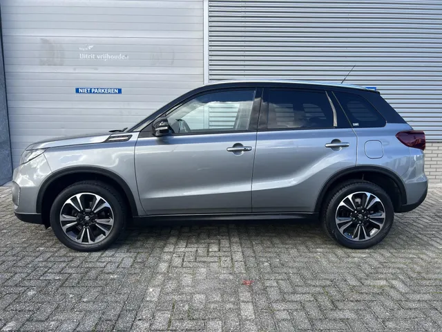 Suzuki Vitara 1.4 Boosterjet Style Smart Hybrid Automaat | Trekhaak | Apple Carplay & Android Auto | Climate Control | Adaptieve Cruise Control