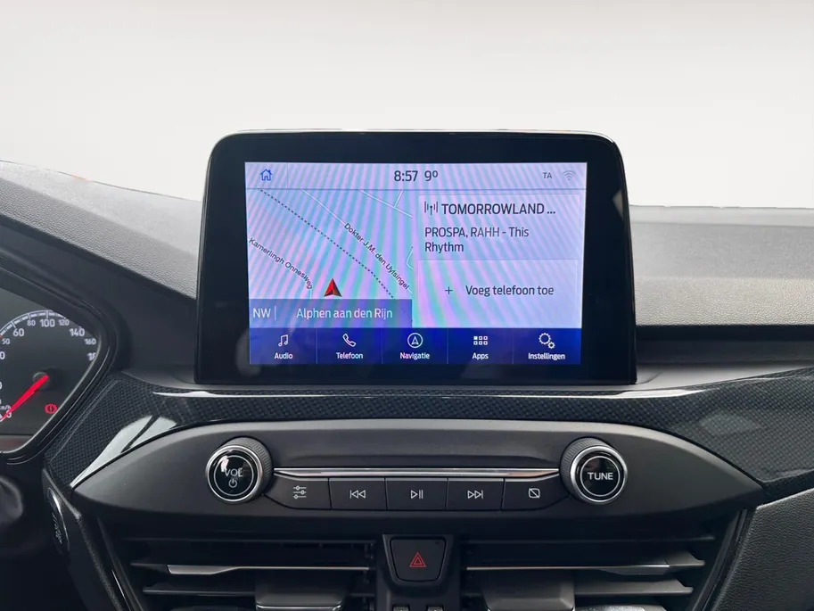 Ford Focus 2.3 EcoBoost ST-3 | 280 PK | Launch control | Recaro stoelen | 19' inch lichtmetalen velgen | Apple carplay & Android auto | Parkeersensor voor en achter | Achteruitrijcamera | Bang & Olufsen audio | Winter pack | Cruise control | Bovag garantie |