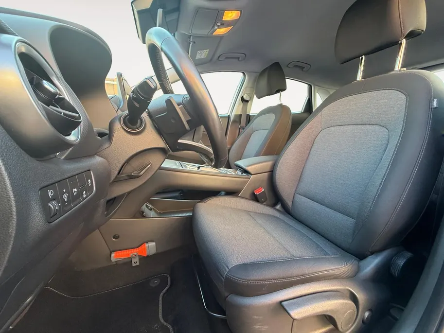 Hyundai Kona EV Comfort 64 kWh | Lichtmetalen velgen| Navigatie| Camera| Cruise Controle| Dealer onderhouden| Metalliclak