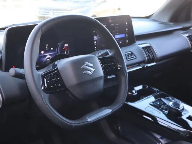 Suzuki e Vitara Select 61 kWh | Stoel/Stuur Verwarming | Apple/Android Auto |