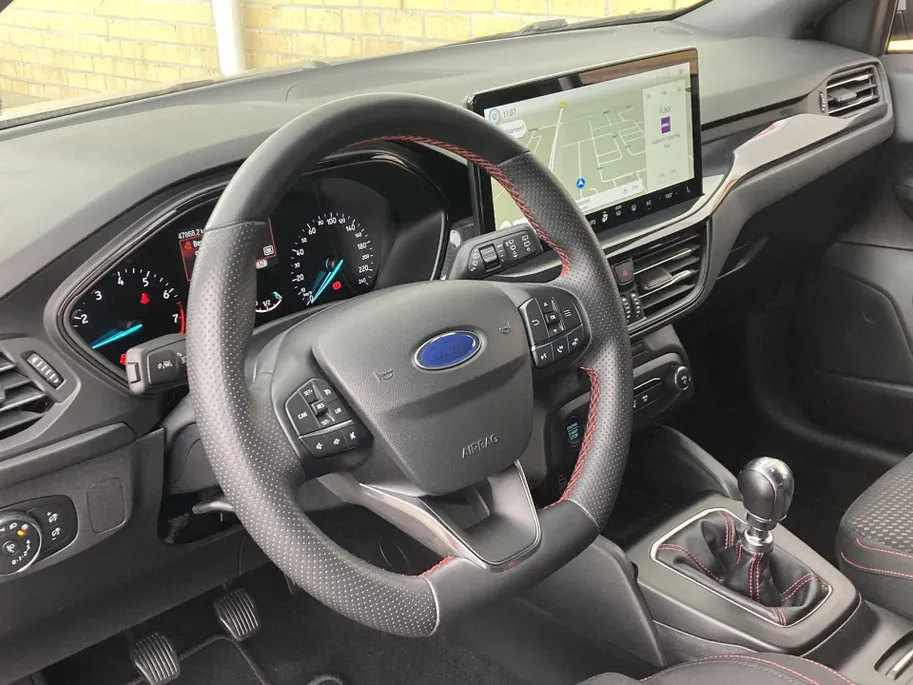 Ford Focus 1.0 EcoBoost Hybrid 125 pk ST Line Wagon Navigatie SYNC4 - Apple Carlay Android Auto - Winter Pack