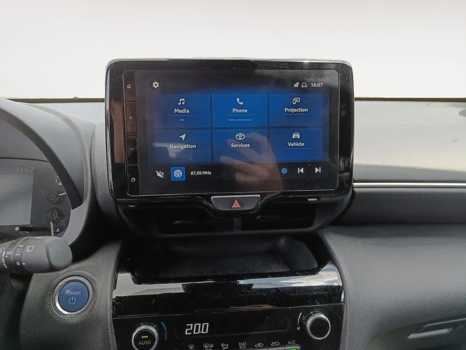 Toyota Yaris Cross 1.5 Hybrid First Edition | Trekhaak | Apple Carplay/Android Auto | Auto emergency stop | Climate control | Adaptive cruise control