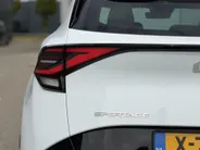 Kia Sportage 1.6 T-GDi Hybrid GT-PlusLine | Apple Carplay/ Android Auto | Navigatiesysteem | Licht + Regensensor | Stoelverwarming + Stoelkoeling | Stuurverwarming | Elektrisch Verstelbare Voorstoelen | Geheugen op Bestuurdersstoel | Elektrisch Schuif / Kanteldak | El
