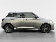 Suzuki Swift 1.2 Comfort Sport | 17 inch | Zwarte logo's | Carbon spiegels | Sharkfin antenne | Carplay | Adapt. Cruise | Navi | Keyless start