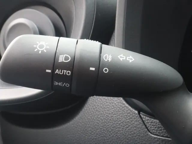 Toyota Aygo X Hybrid 115 play | LM Velgen | Stoelverwarming
