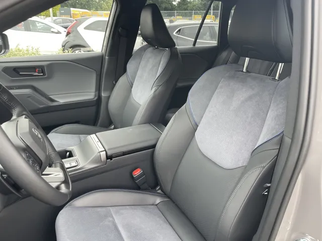 Toyota RAV4 2.5 Phev 300 First Edition | 2000KG | Stoelverkoel. | Memory