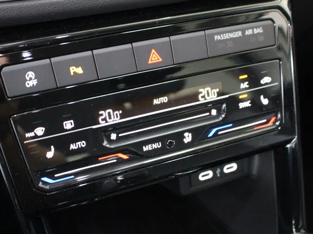 Volkswagen T-Cross 1.0 TSI DSG Life Energy Edition Navigatie | Lichtmetalen velgen | 4-Seizoenen banden | Parkeersensoren