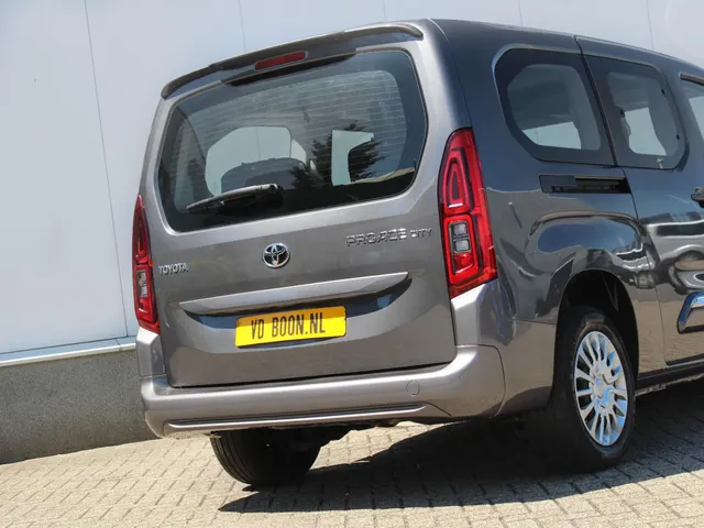 Toyota ProAce CITY 1.2 Turbo Dynamic Long 7p. | Navi | Carplay / Android Auto | Airco | Cruise