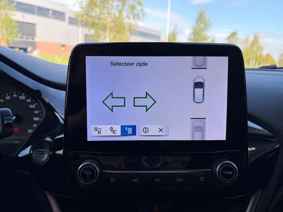 Ford Fiesta 1.0 EcoBoost Hybrid Titanium X | 1e Eigenaar | NL-Auto | Adaptieve Cruise Control | Camera | Keyless Entry | Privacy Glass | Navigatie