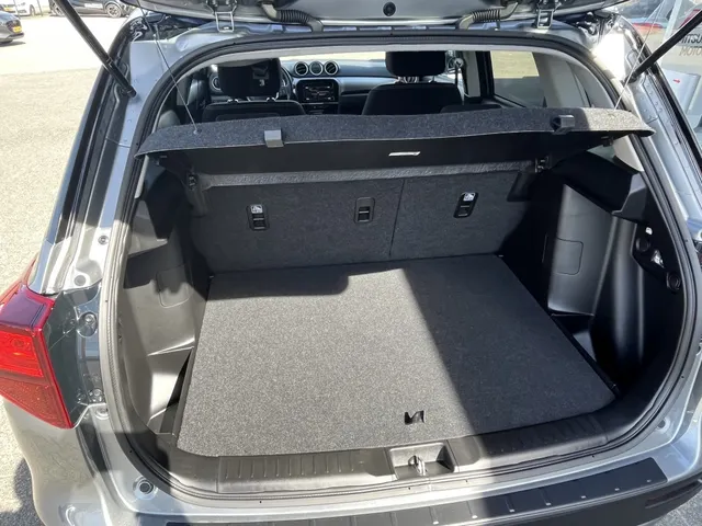 Suzuki Vitara 1.4 B.jet Select Smart Hybrid Bi-Tone | Blindspot | Stoelverwarm