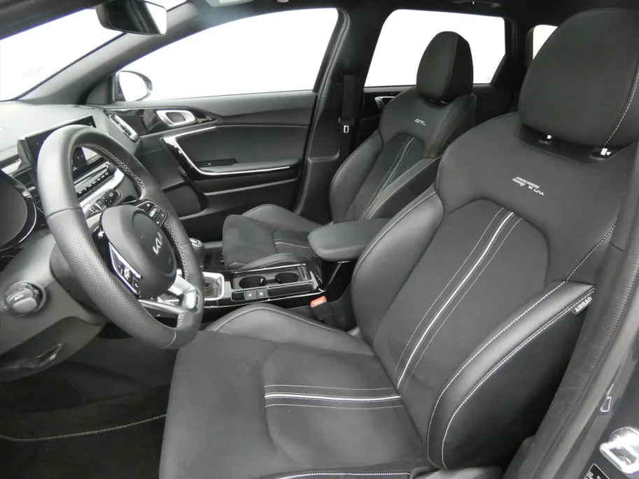 Kia Ceed Sportswagon Sw 1.5 T-GDi 140pk GT-PlusLine | Uniek! | Schuif/Kanteldak | Stoel/Stuurwielverwarming | JBL | Memory |