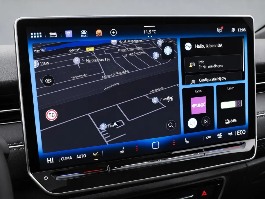 Volkswagen ID.7 Pro Business 286pk 77 kWh · SOH 97,2% · 360 Camera · Head-Up · Alarm · Elek. Trekhaak · Keyless · Elek. Voorstoelen · 20'' Inch · Gratis onderhoud & APK t/m 30-01-2030 · EXTRA INRUILKORTING ·