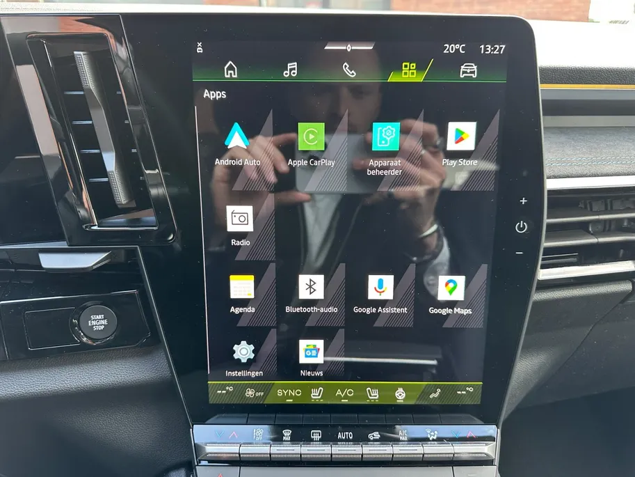 Renault Austral 1.2 E-Tech full hybrid 200 esprit Alpine | Nu Met 5 Jaar Fabrieksgarantie | Direct Leverbaar | Nu Met 4000 euro Voorraadkorting Bij Zeeuw & Zeeuw Renault Naaldwijk |