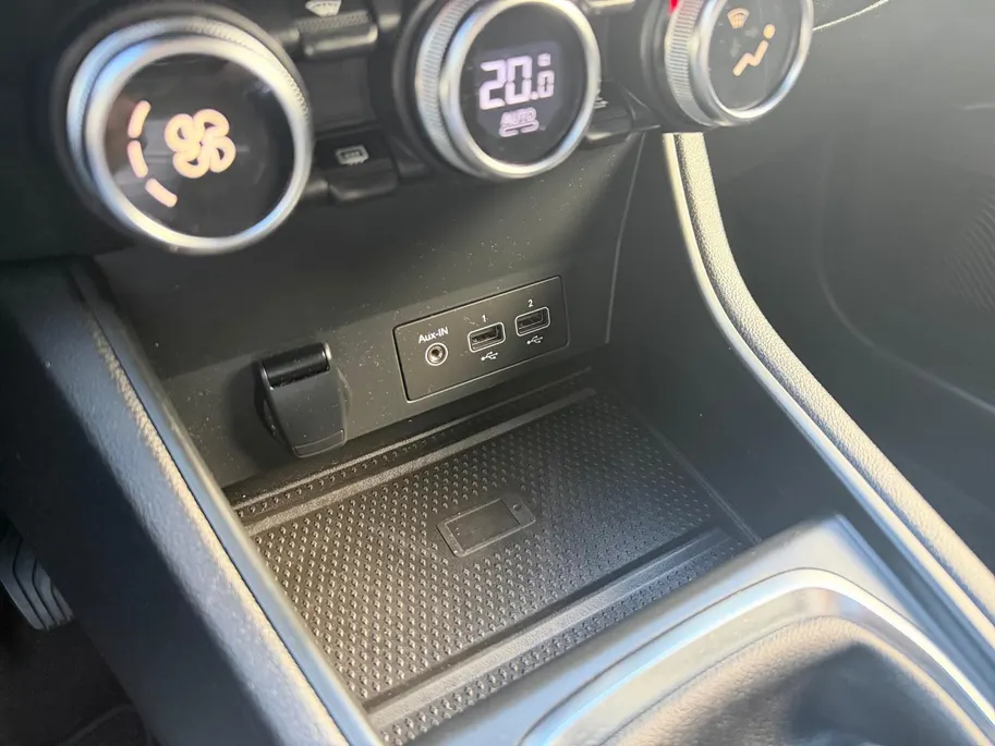 Renault Captur 1.0 TCe 90 Intens | Camera | Navigatie | Apple Carplay & Android Auto | Cruise & Climate Control | Parkeersensoren | LMV | 12 Maanden BOVAG Garantie