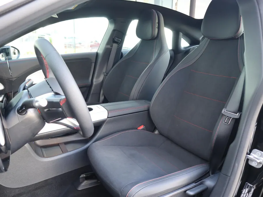 Mercedes-Benz CLA 200 Business Solution AMG